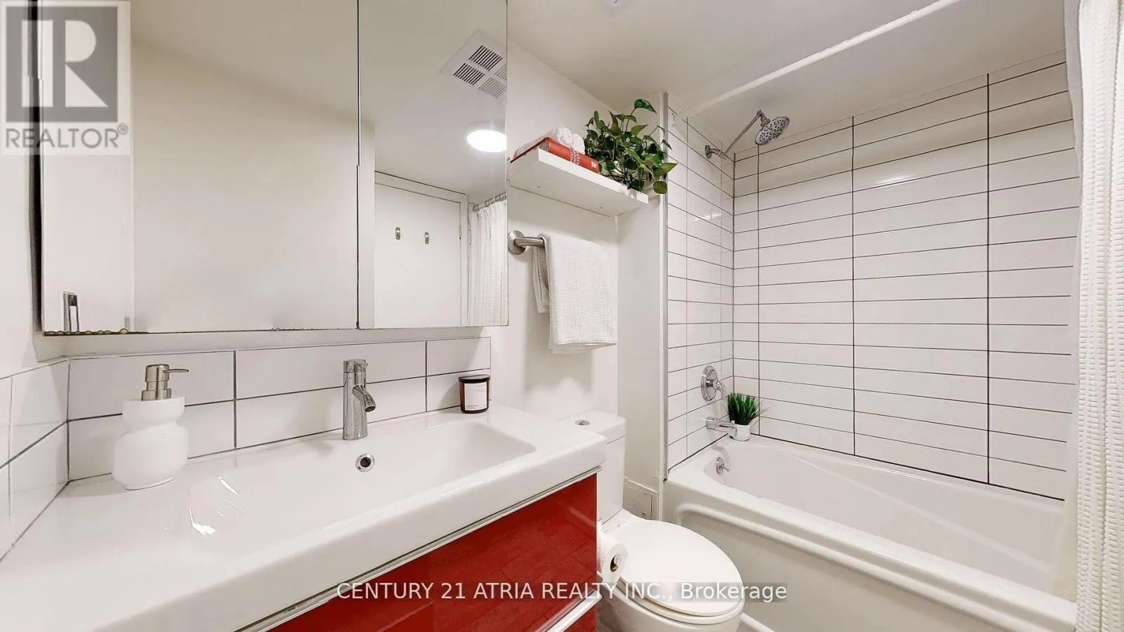 215 - 800 KING STREET W