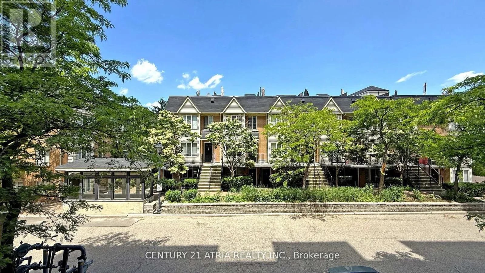 215 - 800 KING STREET W