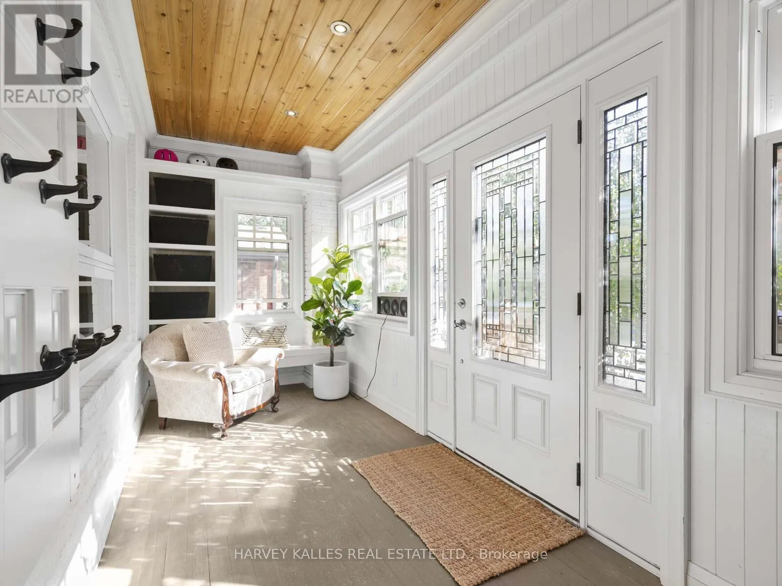 116 PINEWOOD AVENUE