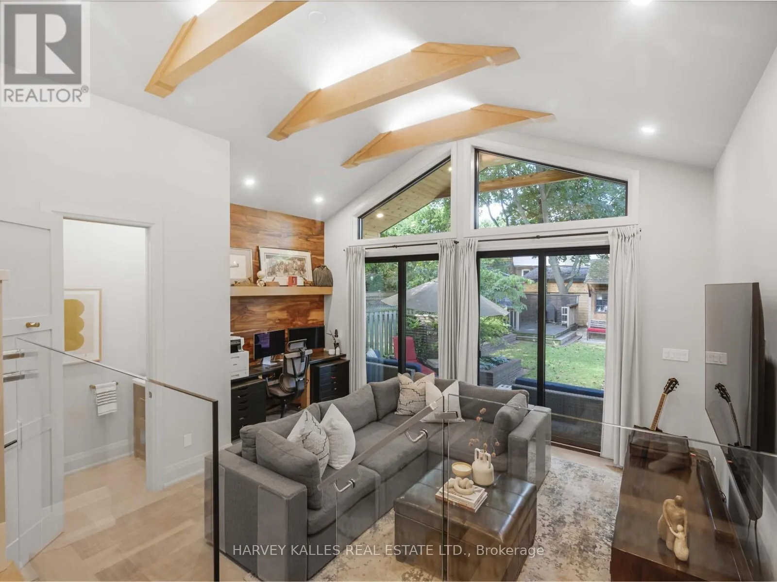 116 PINEWOOD AVENUE