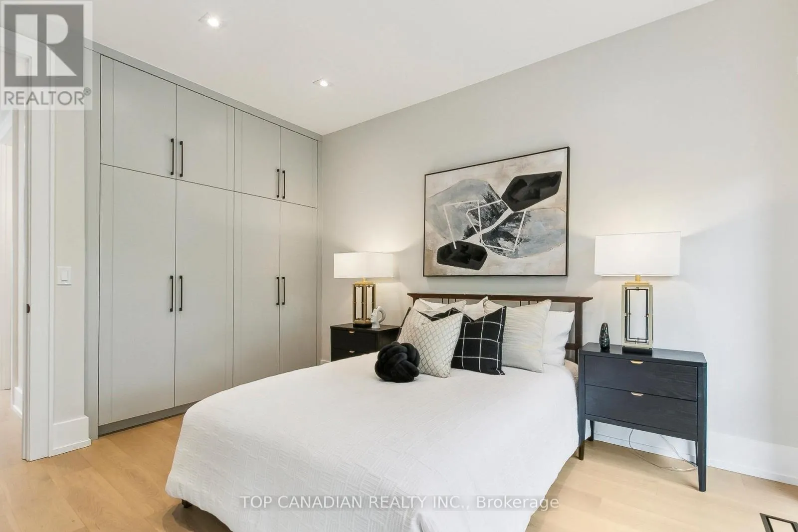 12 OTTER CRESCENT