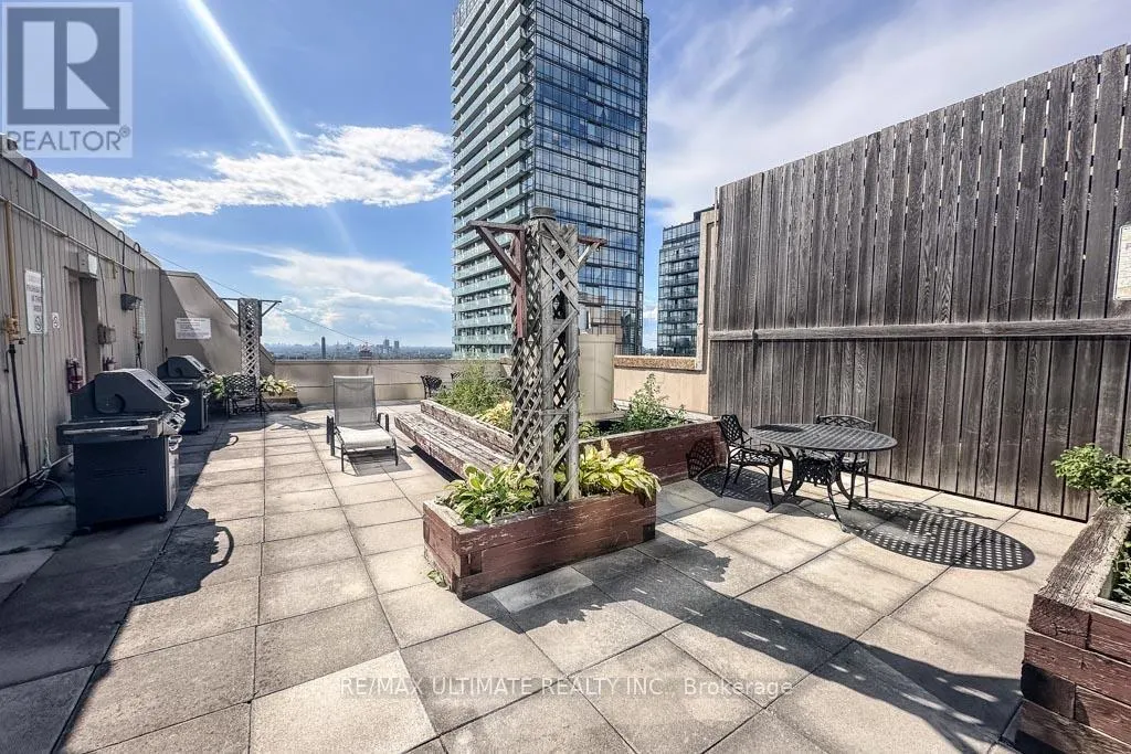 1010 - 25 GRENVILLE STREET