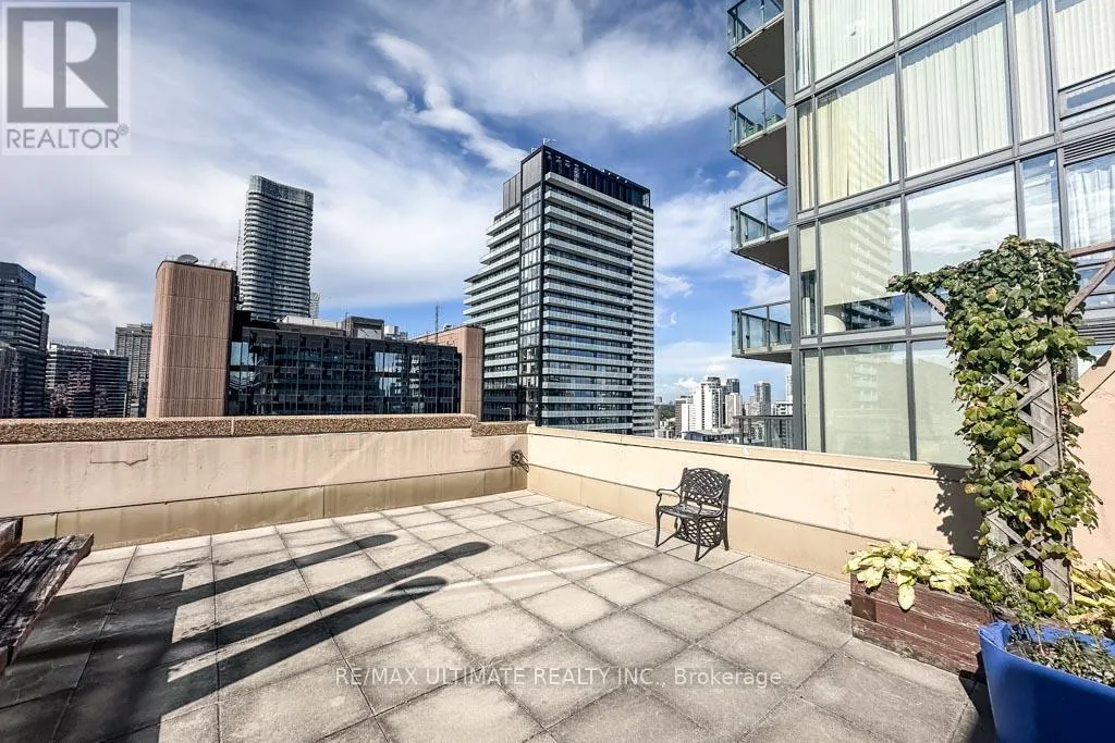 1010 - 25 GRENVILLE STREET