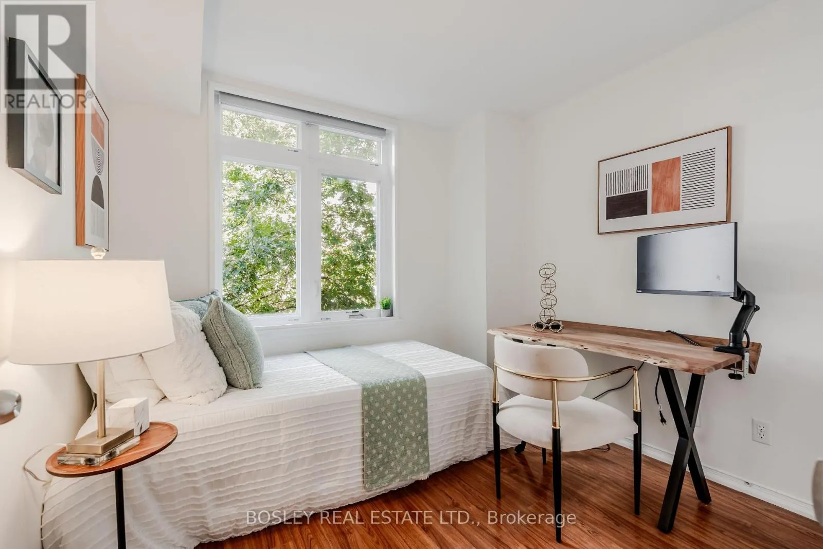 5 - 83 LILLIAN STREET W
