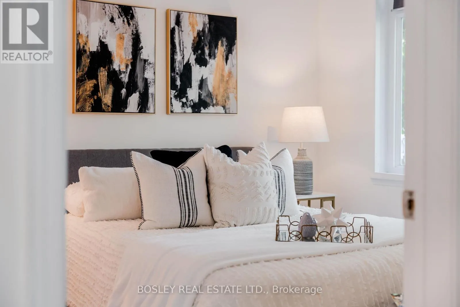 5 - 83 LILLIAN STREET W