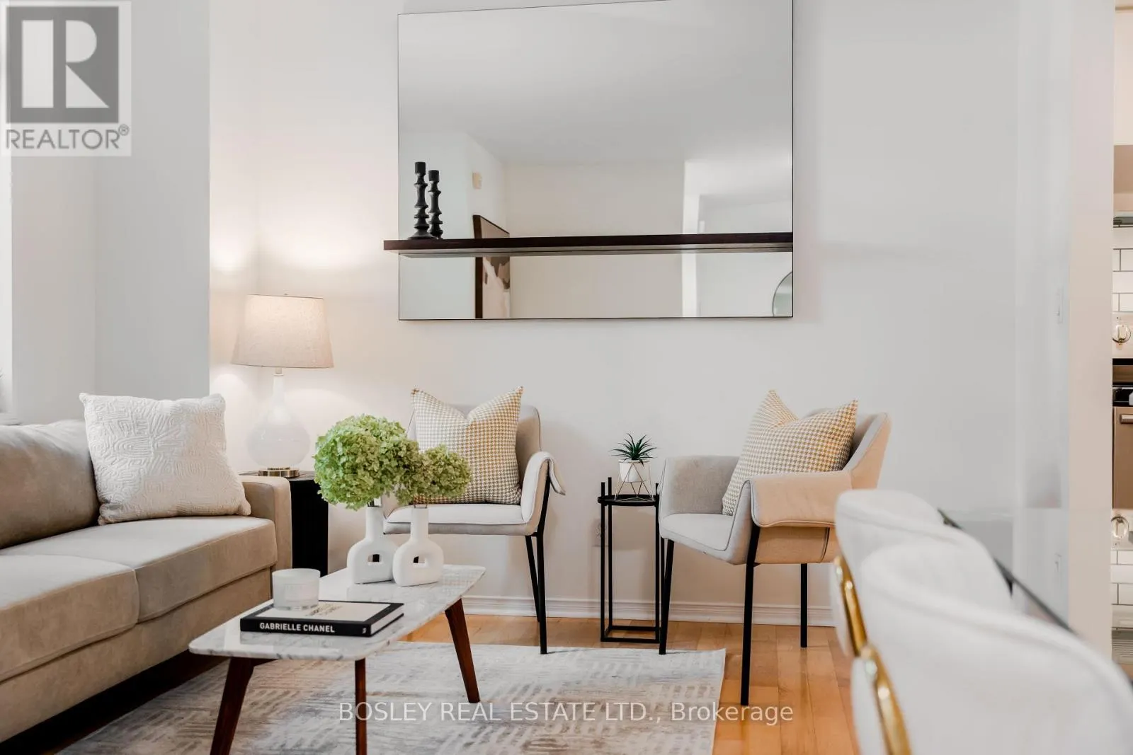 5 - 83 LILLIAN STREET W