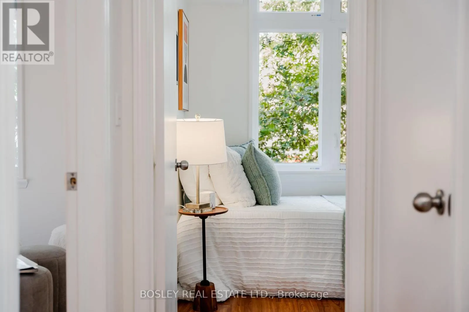 5 - 83 LILLIAN STREET W