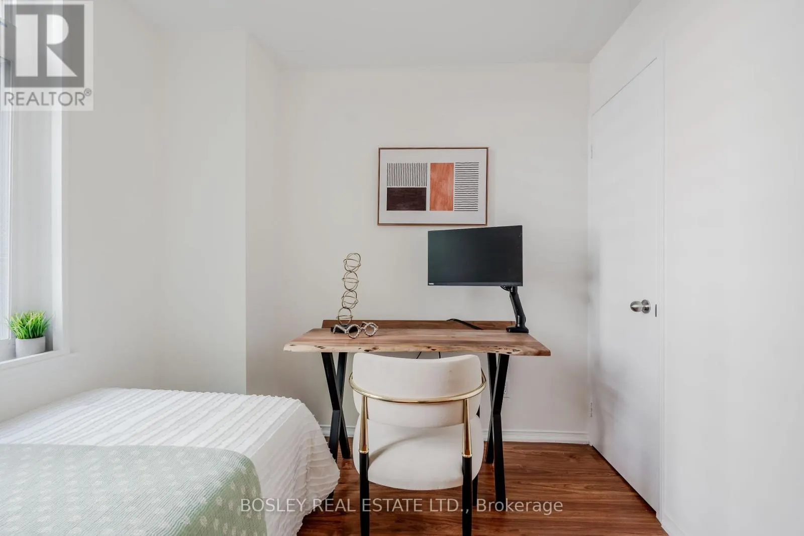 5 - 83 LILLIAN STREET W