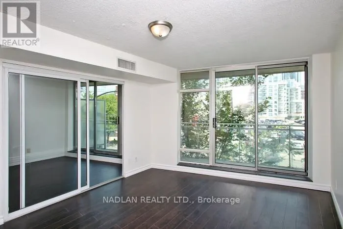 305 - 650 QUEENS QUAY W