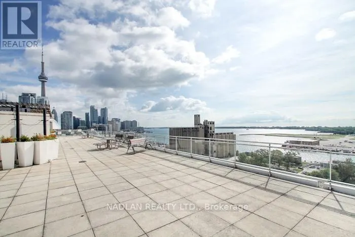 305 - 650 QUEENS QUAY W
