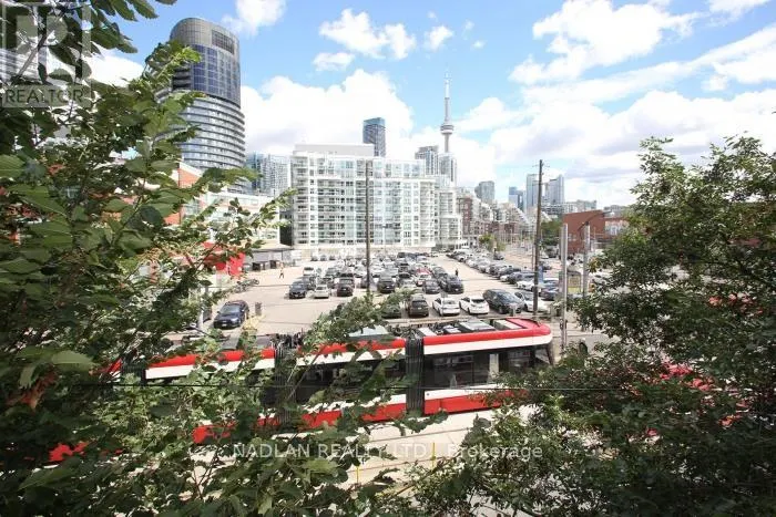 305 - 650 QUEENS QUAY W