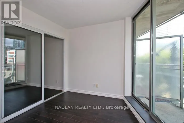 305 - 650 QUEENS QUAY W