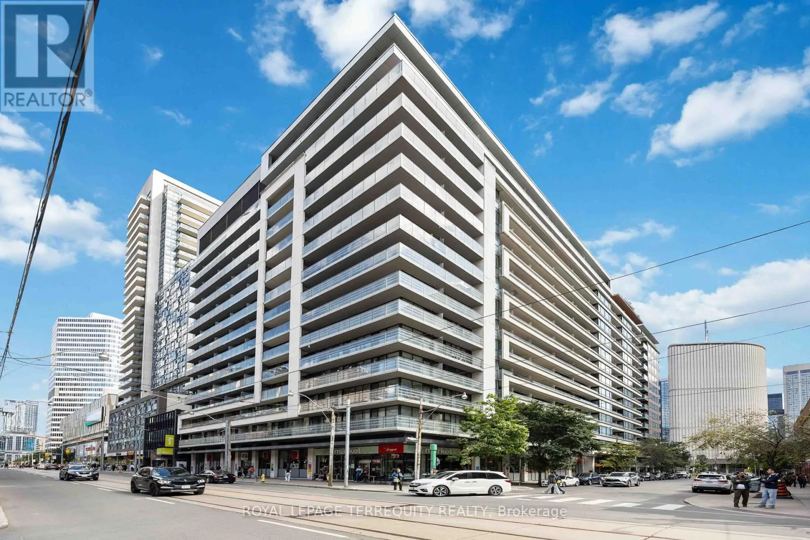 729 - 111 ELIZABETH STREET