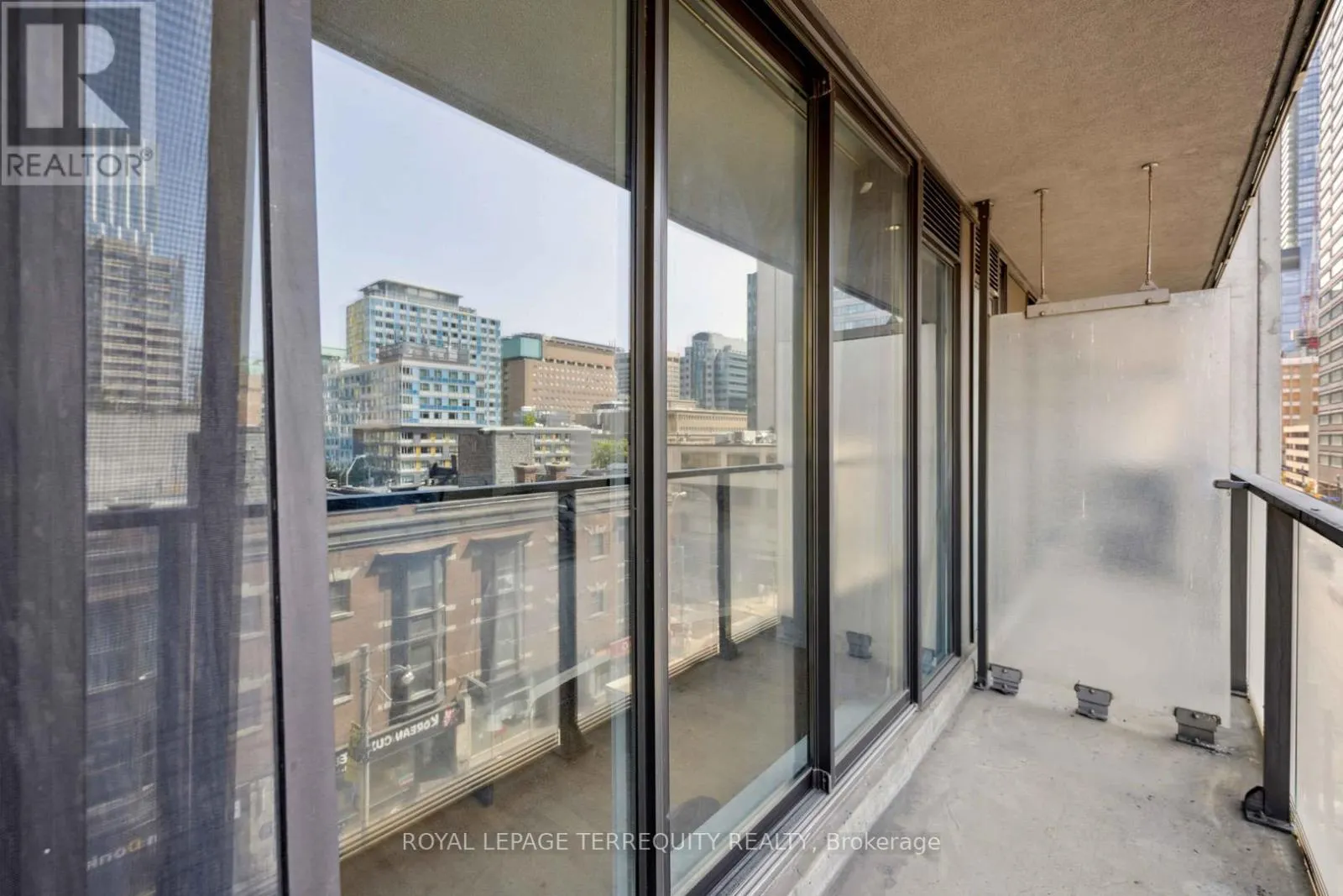 729 - 111 ELIZABETH STREET