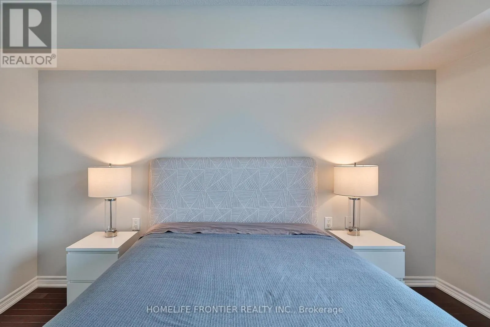 201 - 920 SHEPPARD AVENUE W