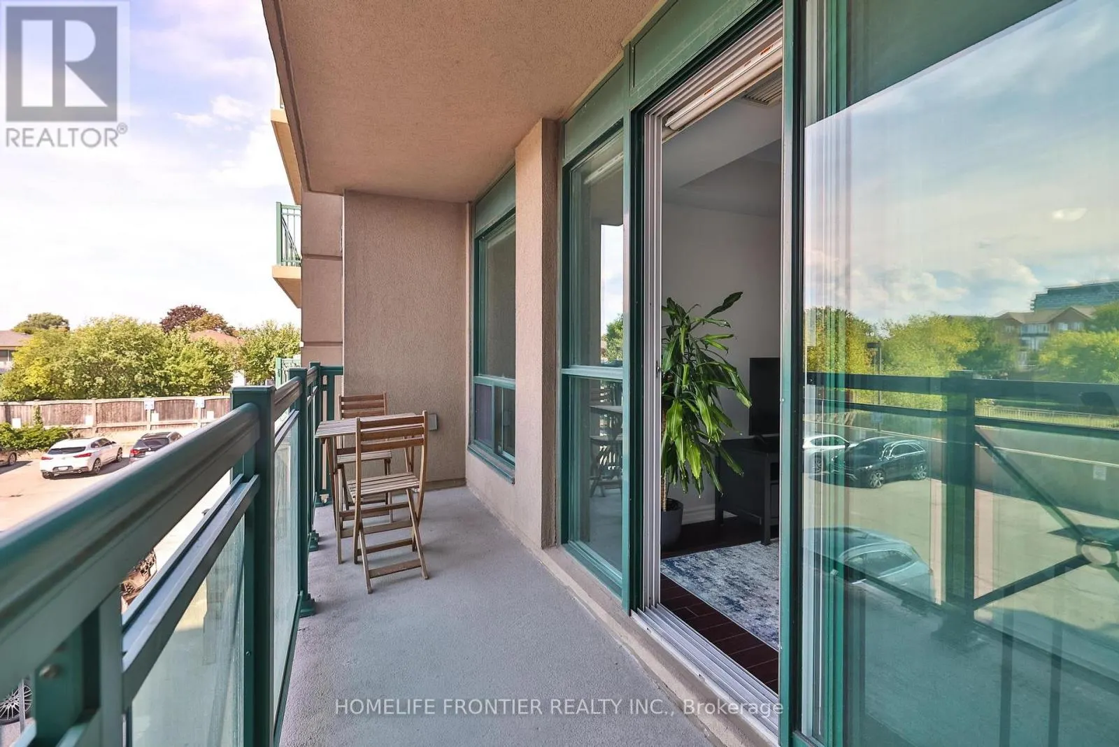 201 - 920 SHEPPARD AVENUE W