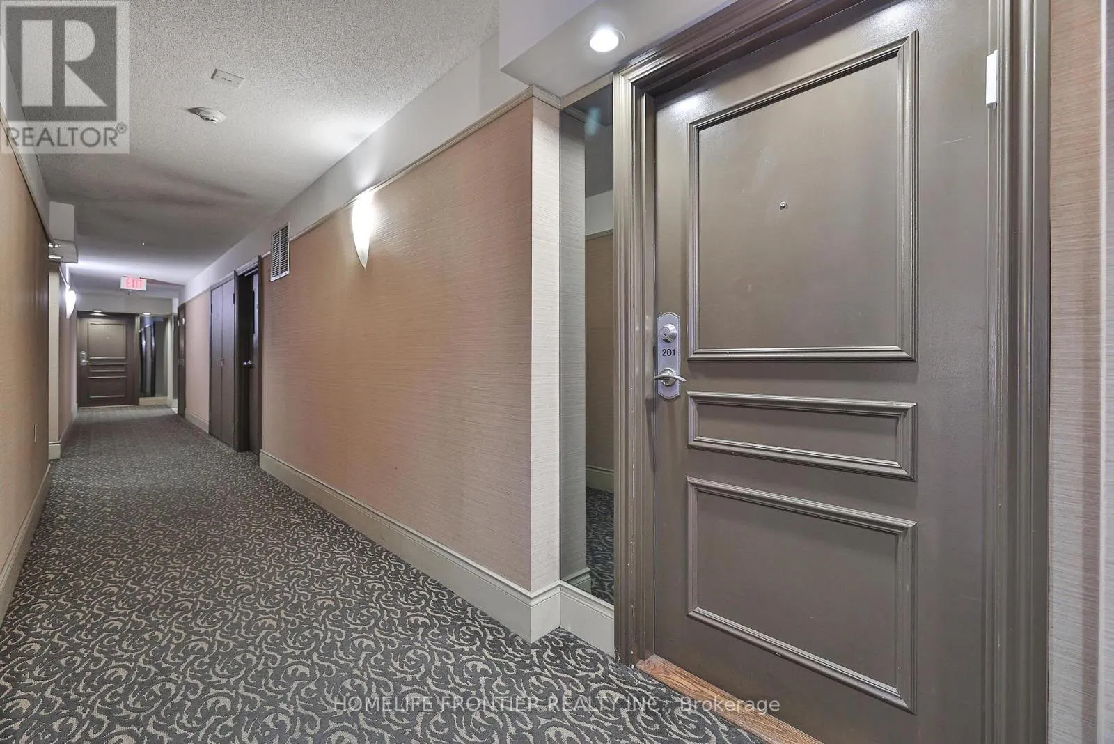 201 - 920 SHEPPARD AVENUE W