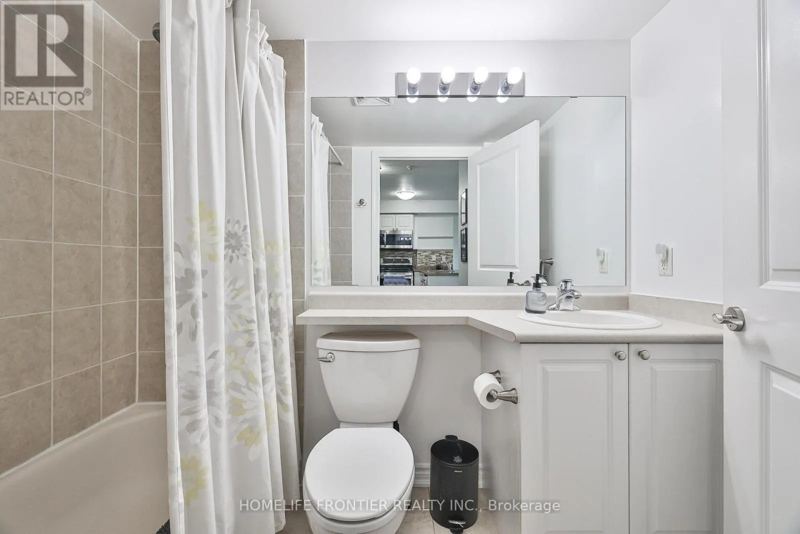 201 - 920 SHEPPARD AVENUE W