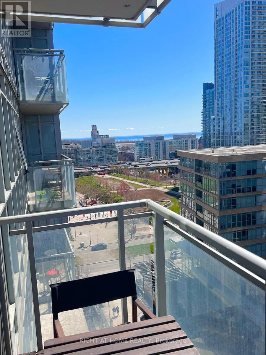 1211 - 15 ICEBOAT TERRACE