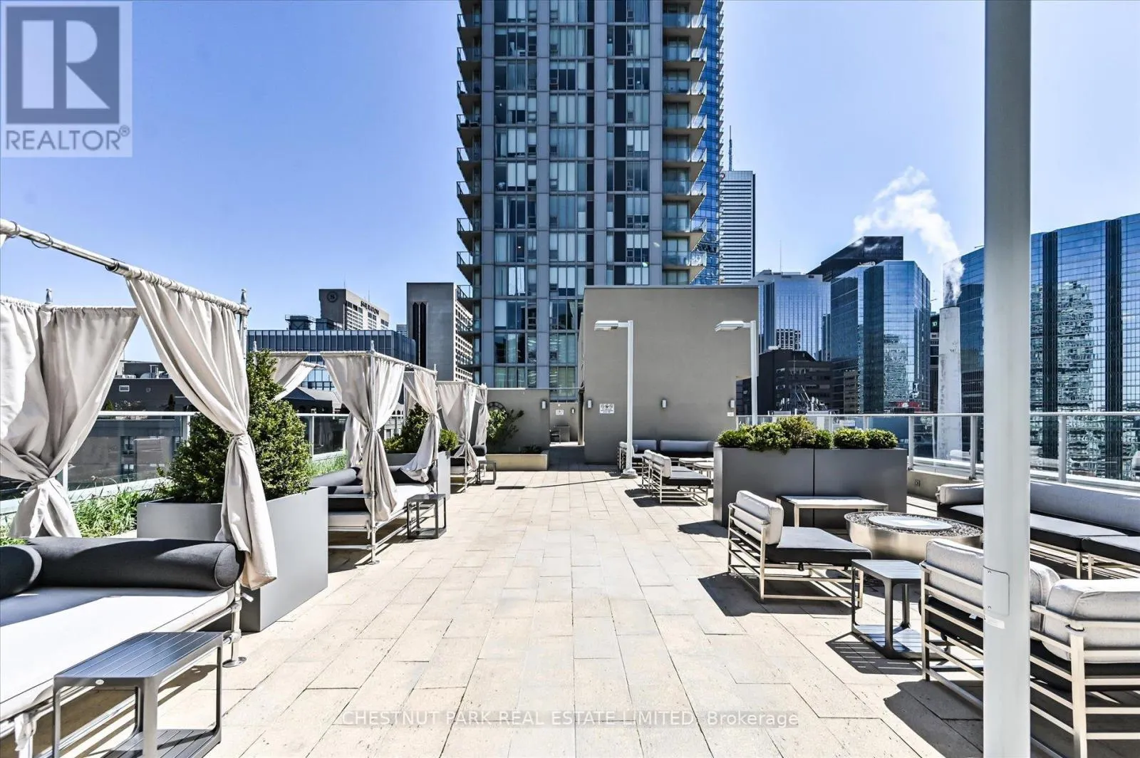 1020 - 21 NELSON STREET