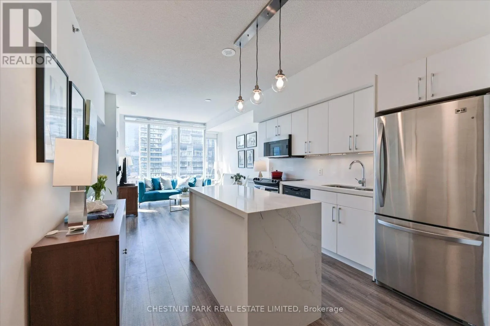 1020 - 21 NELSON STREET