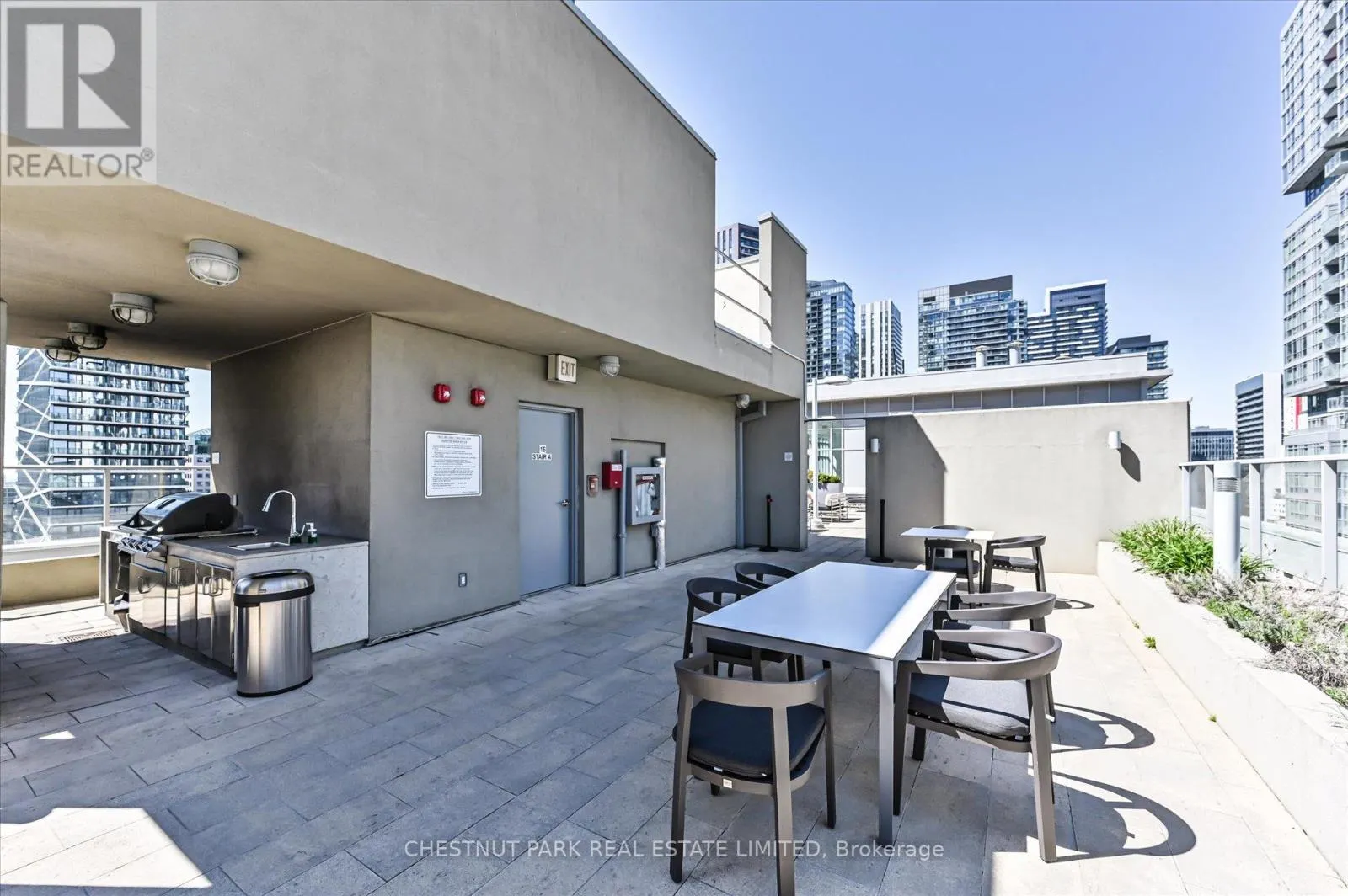 1020 - 21 NELSON STREET