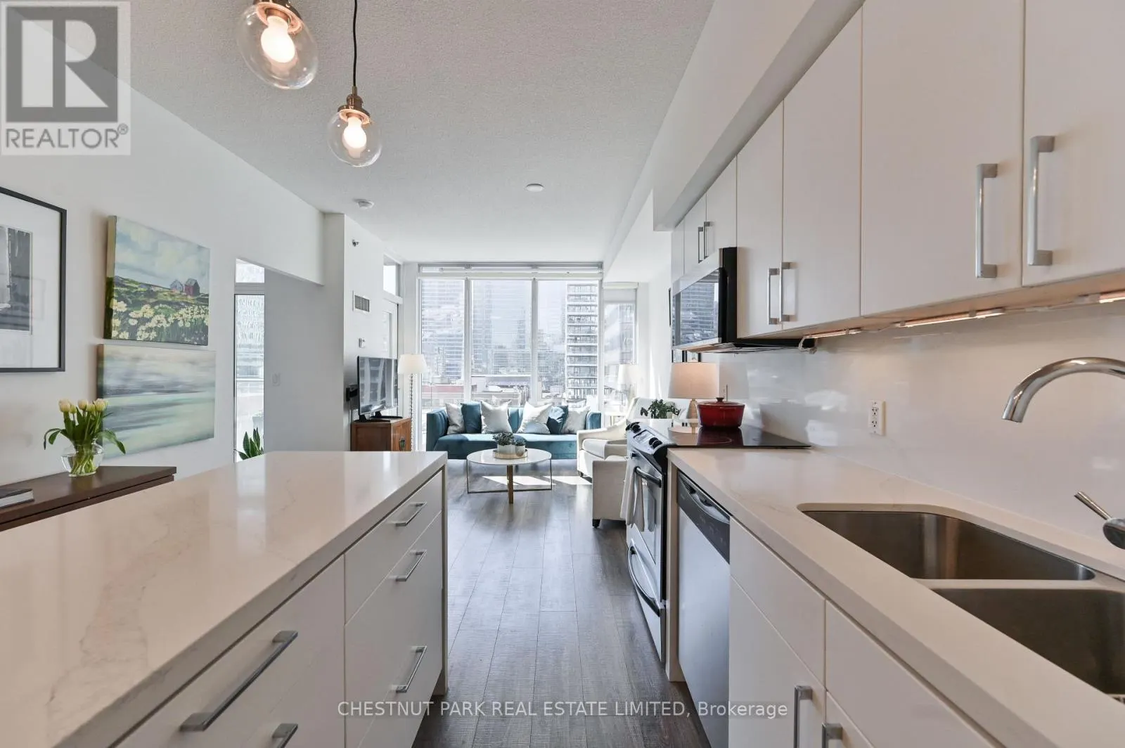 1020 - 21 NELSON STREET
