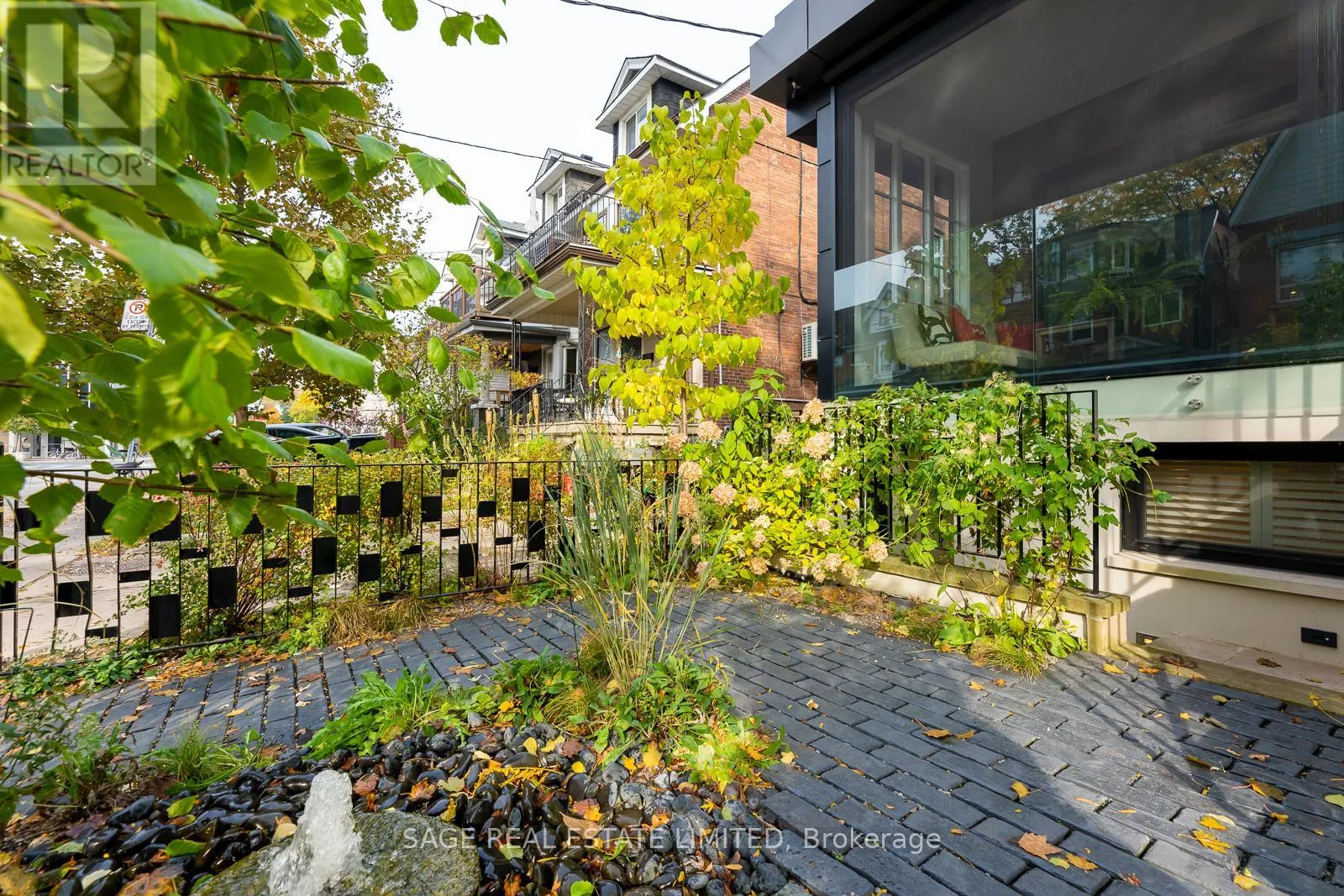 LOWER - 685 EUCLID AVENUE