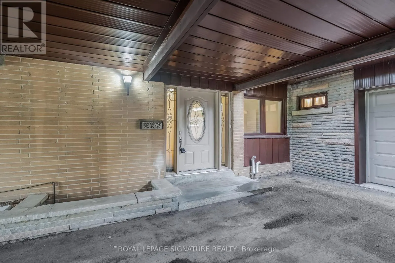 23 PALOMINO CRESCENT