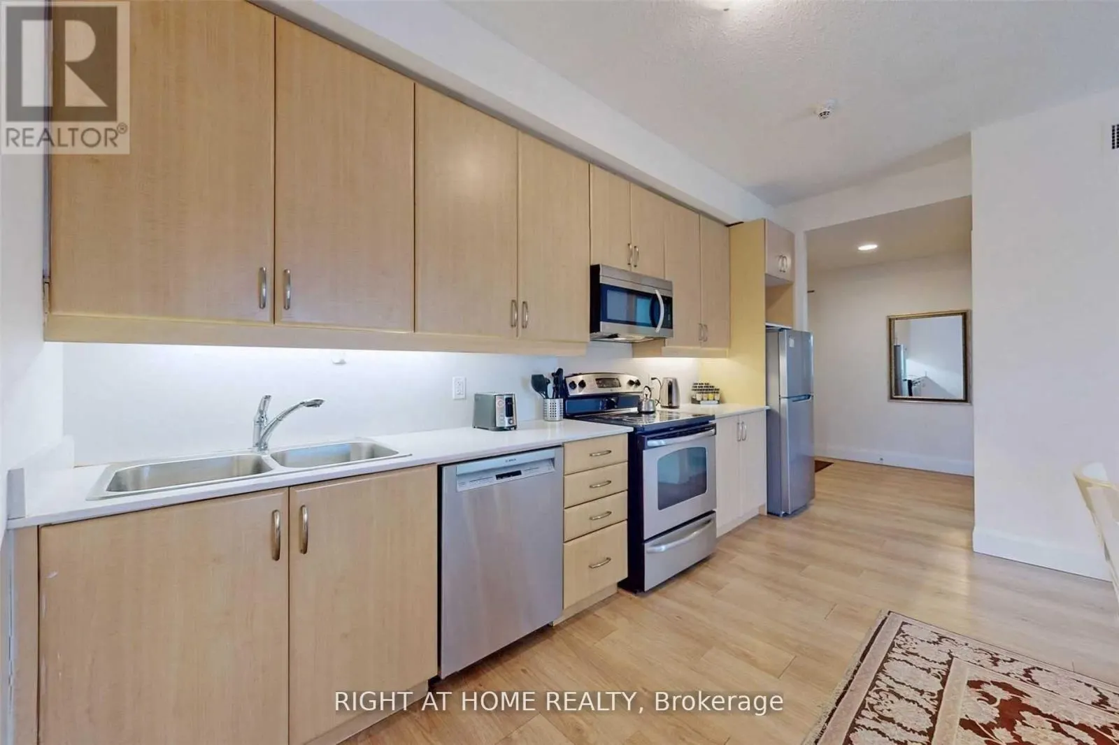 301 - 222 FINCH AVENUE W