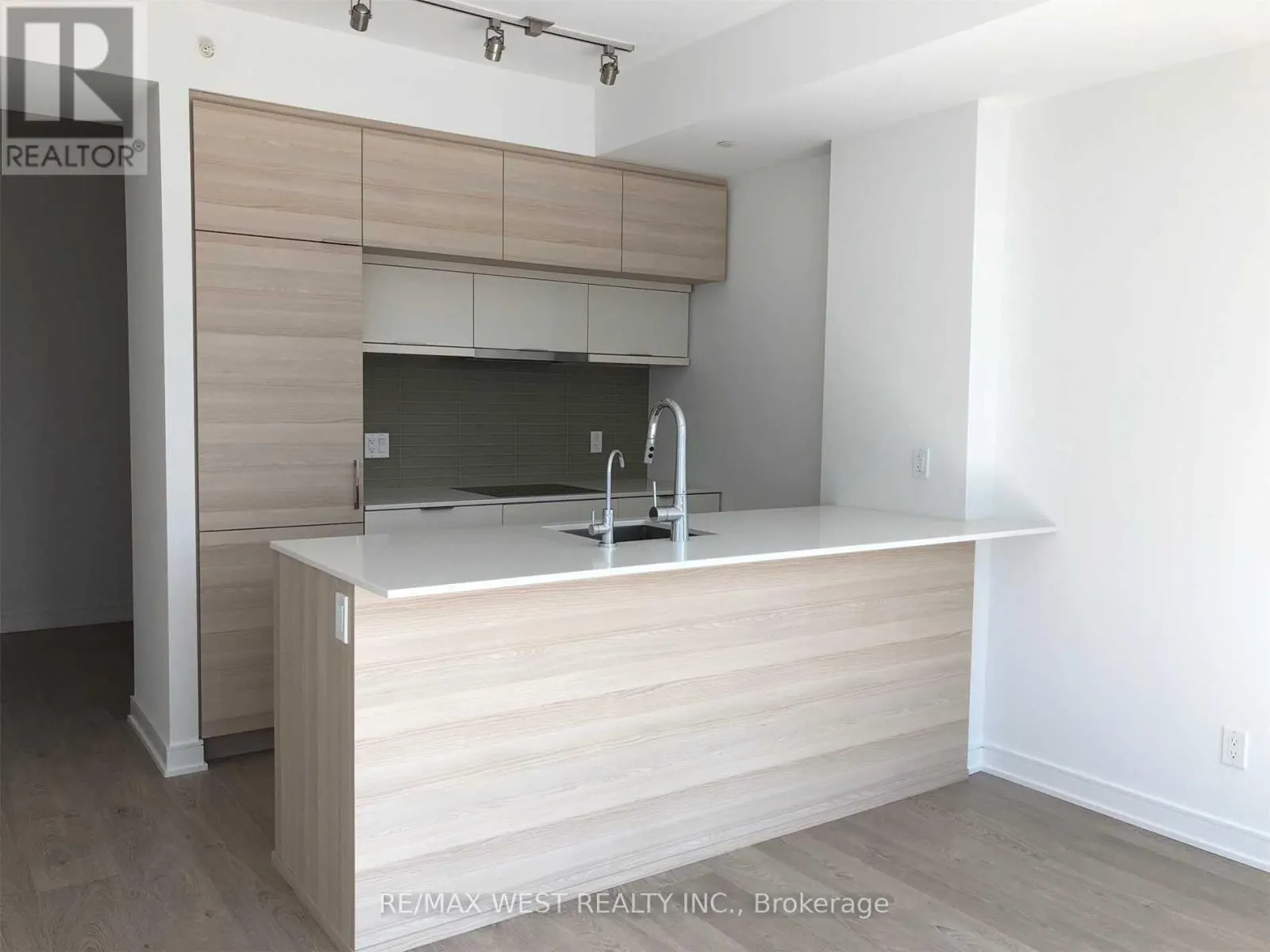 3501 - 88 SCOTT STREET