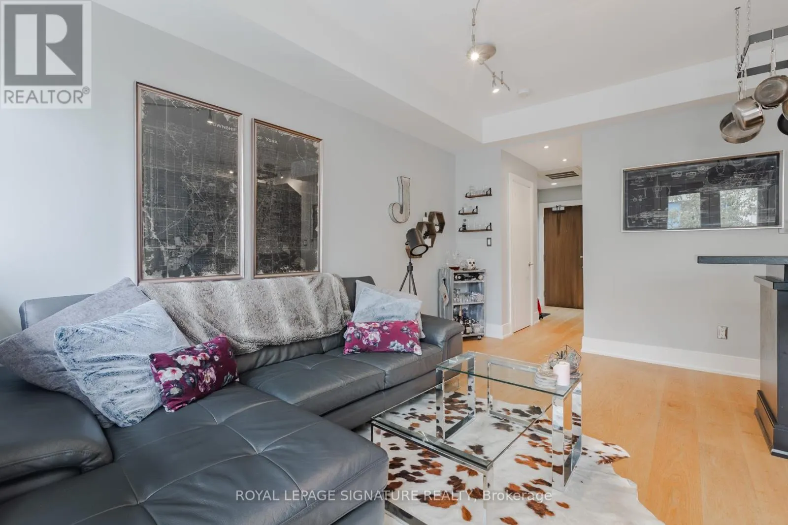 332 - 500 RICHMOND STREET W