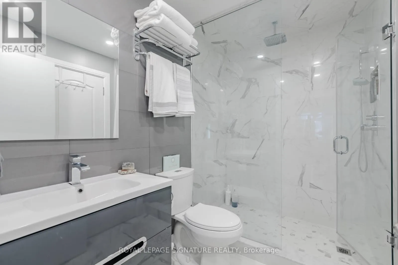 332 - 500 RICHMOND STREET W