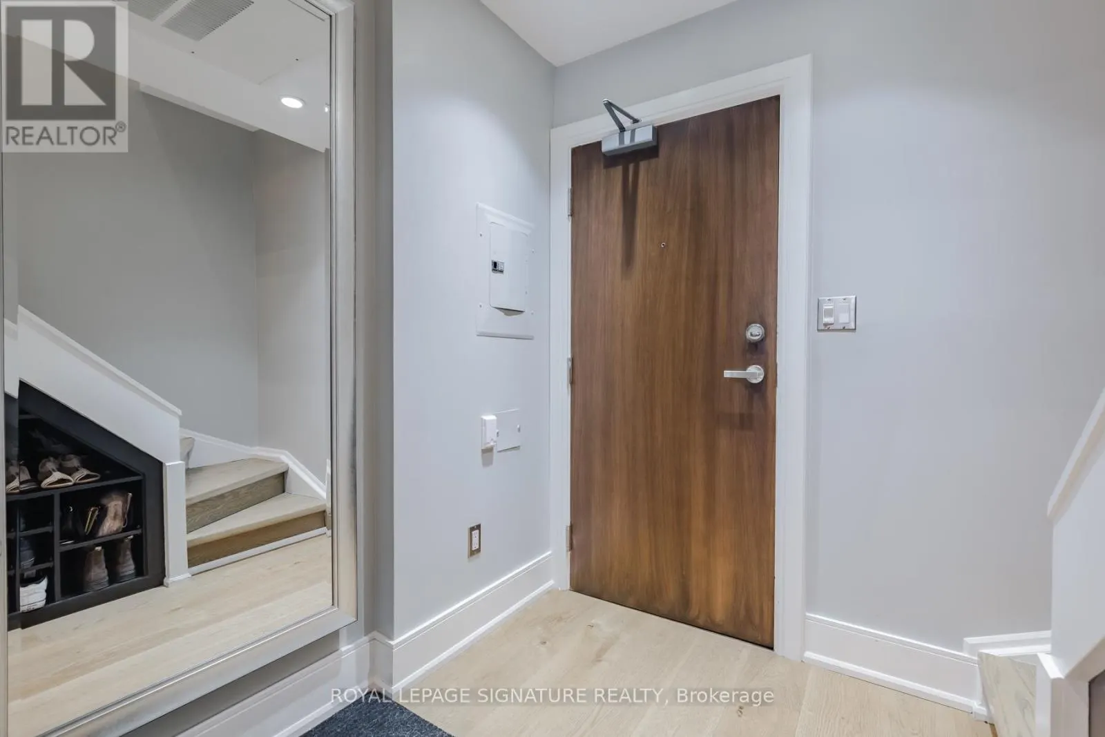 332 - 500 RICHMOND STREET W