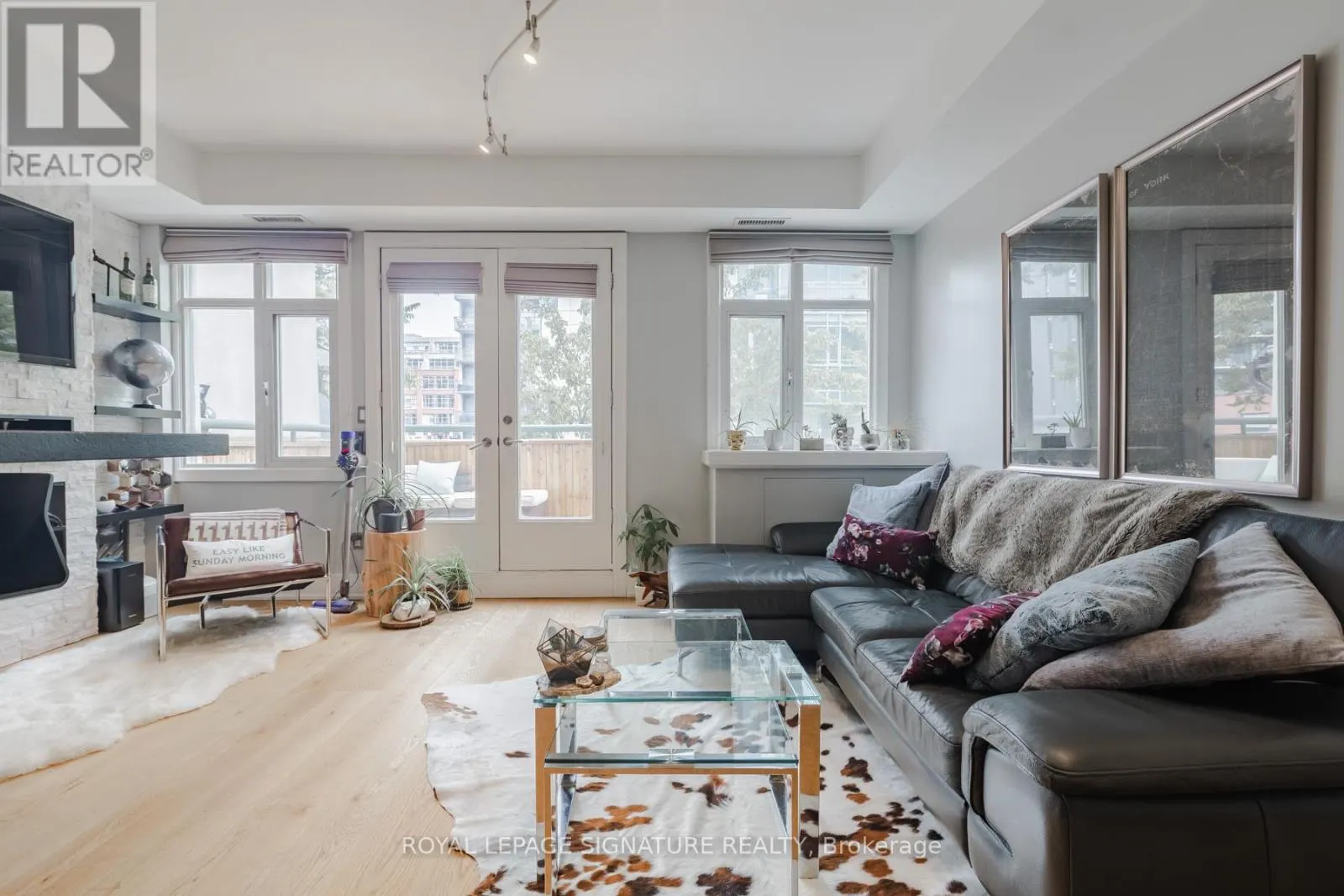 332 - 500 RICHMOND STREET W