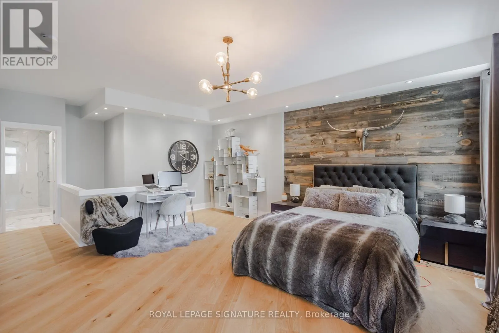332 - 500 RICHMOND STREET W