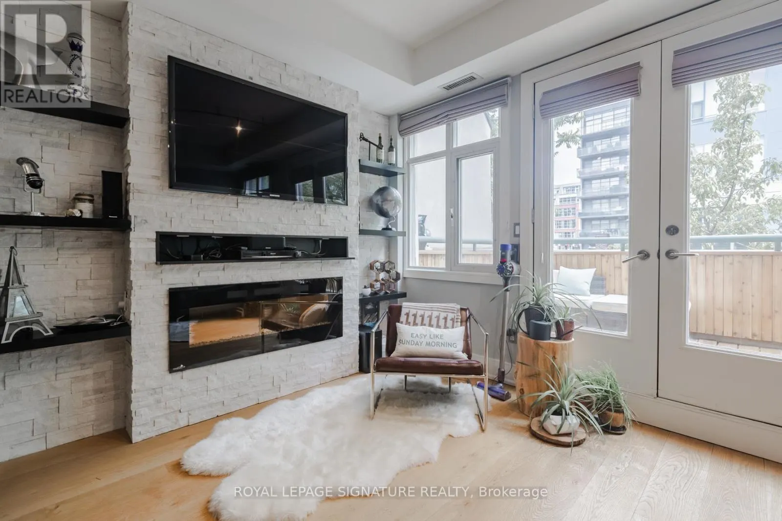 332 - 500 RICHMOND STREET W