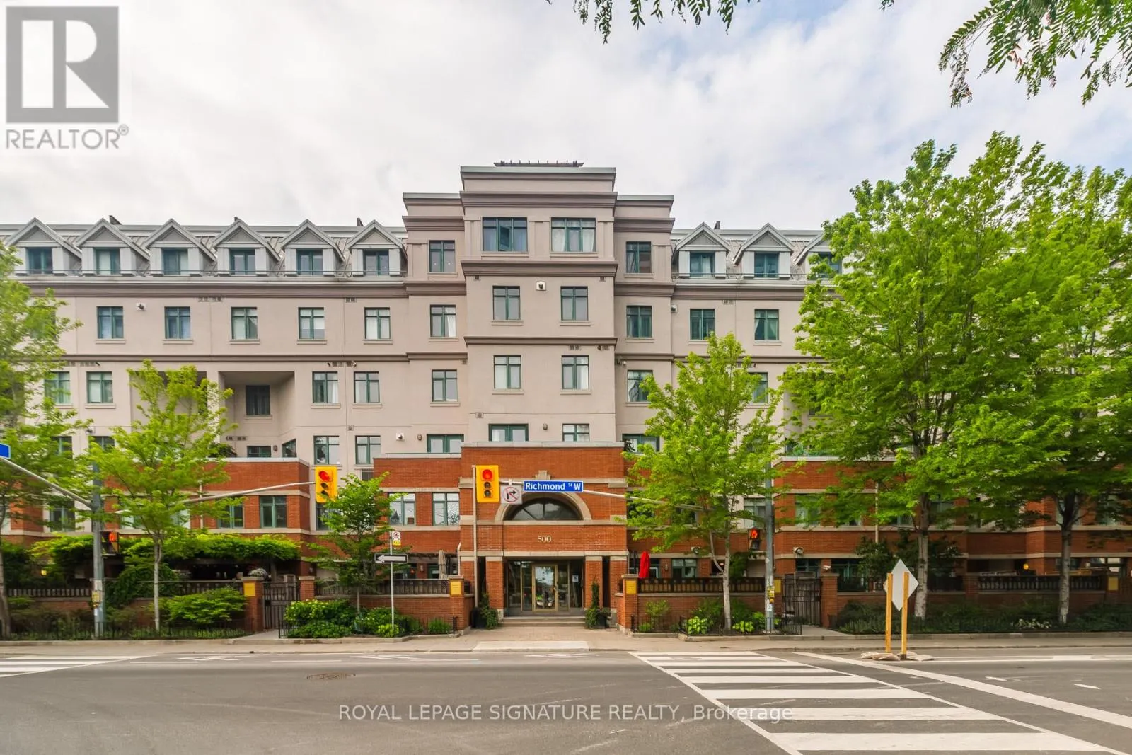 332 - 500 RICHMOND STREET W