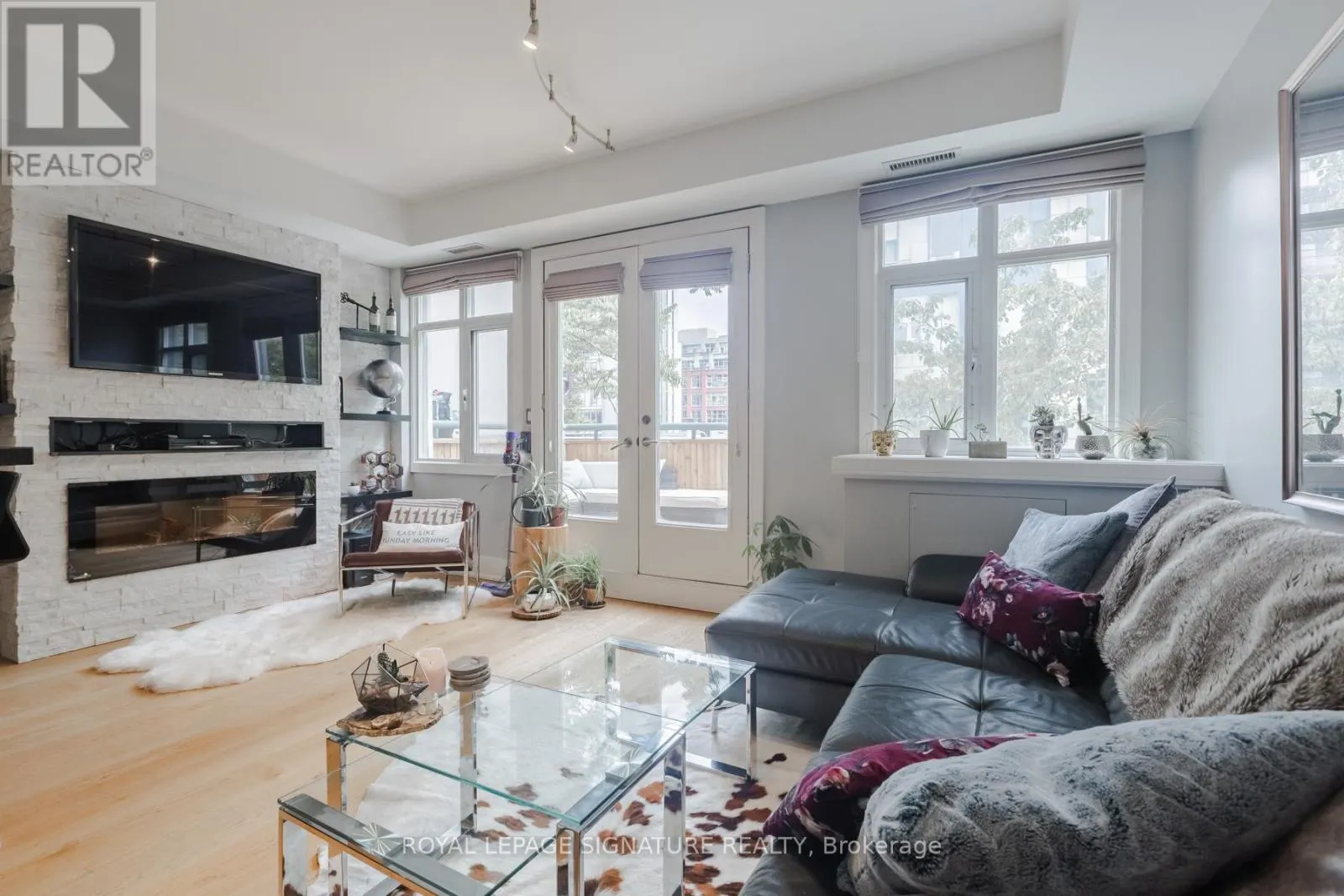 332 - 500 RICHMOND STREET W
