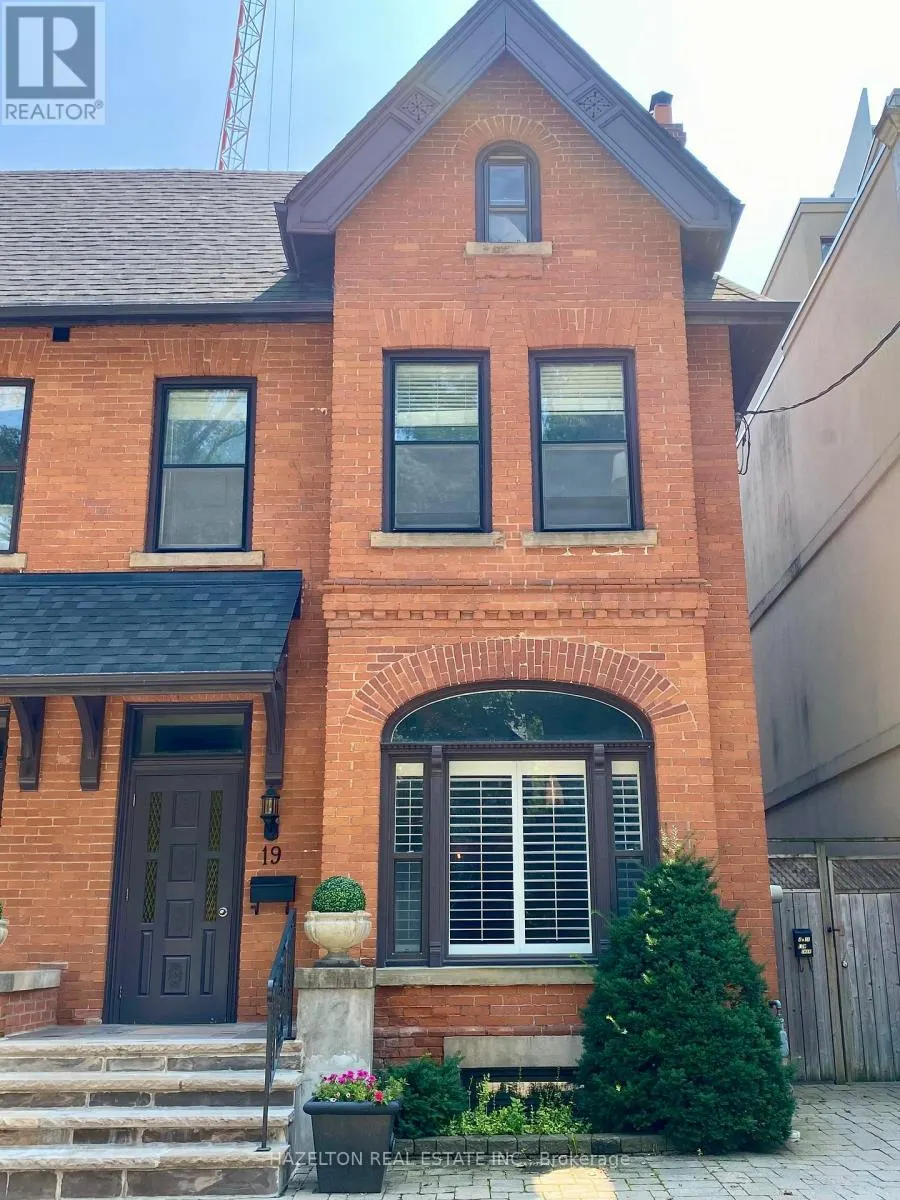 1 - 19 LOWTHER AVENUE