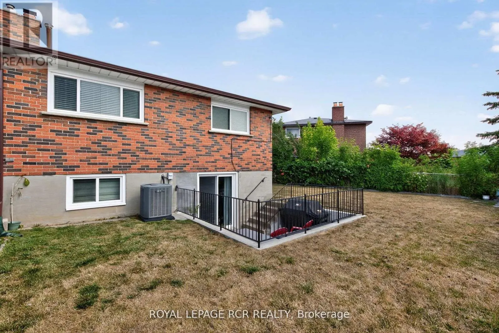 19 NAVAHO DRIVE