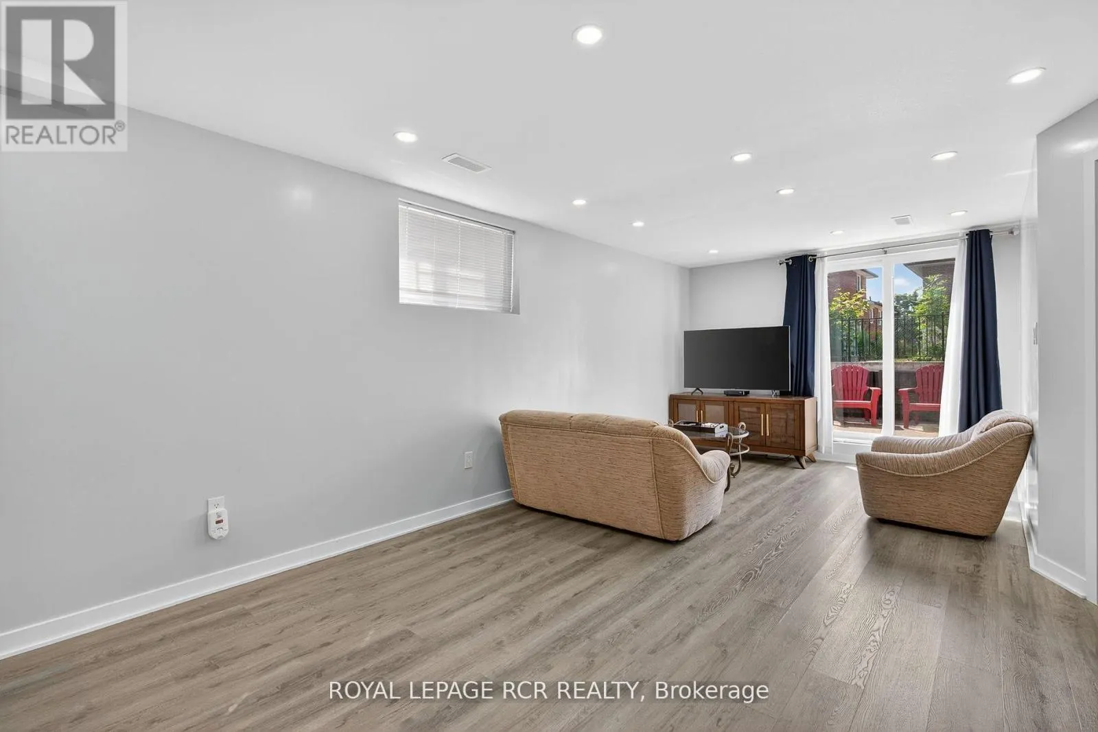 19 NAVAHO DRIVE