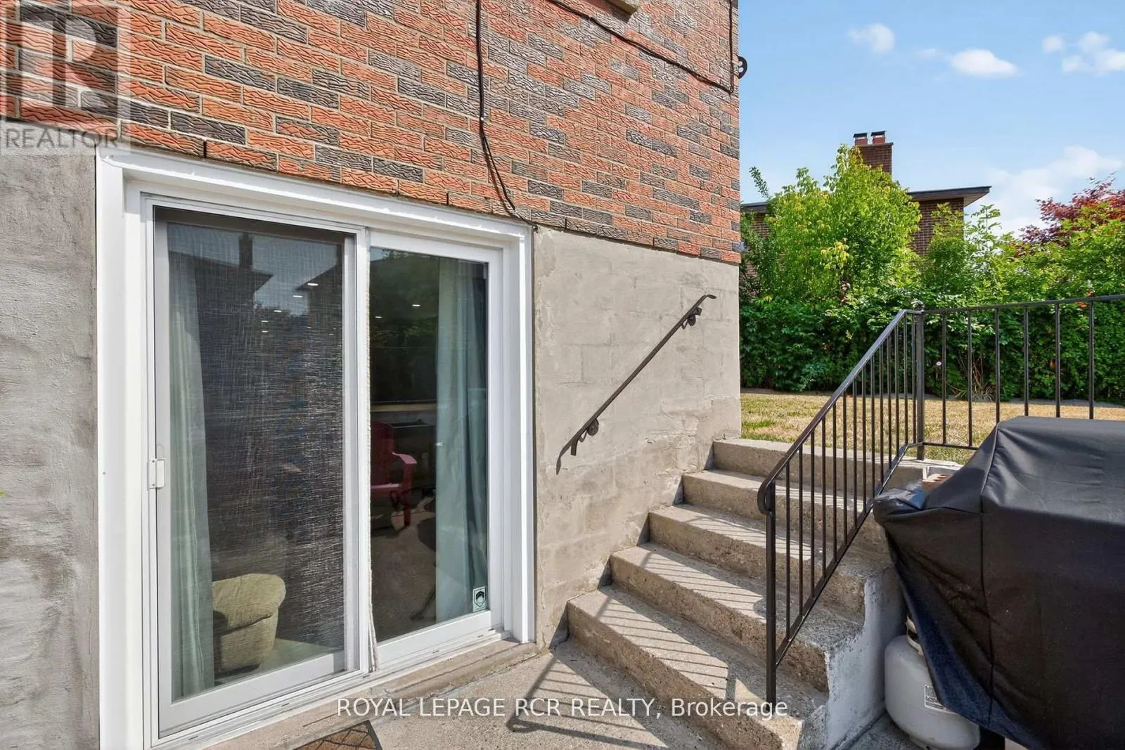 19 NAVAHO DRIVE