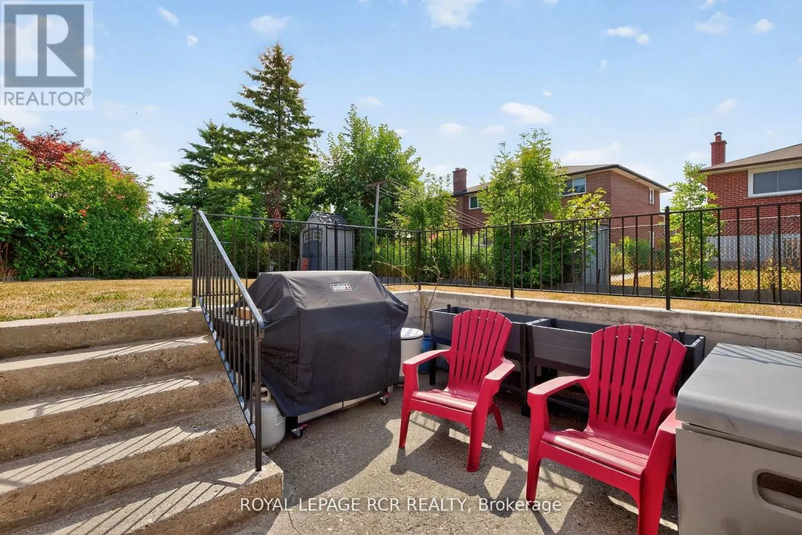 19 NAVAHO DRIVE