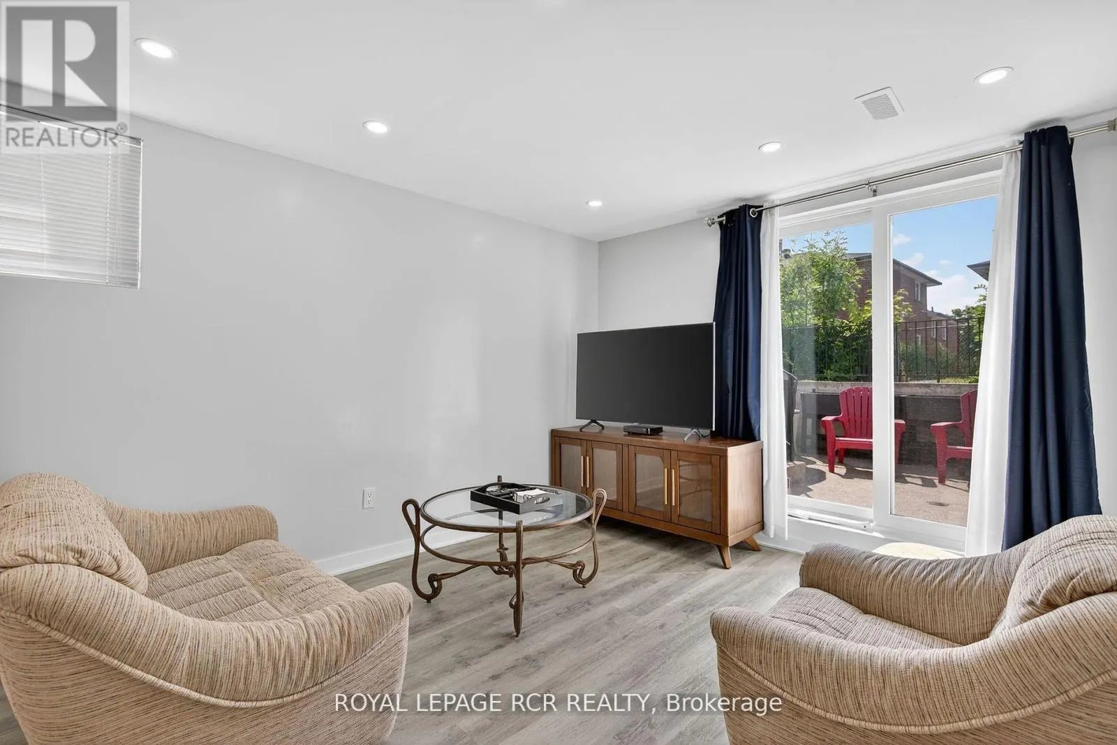 19 NAVAHO DRIVE