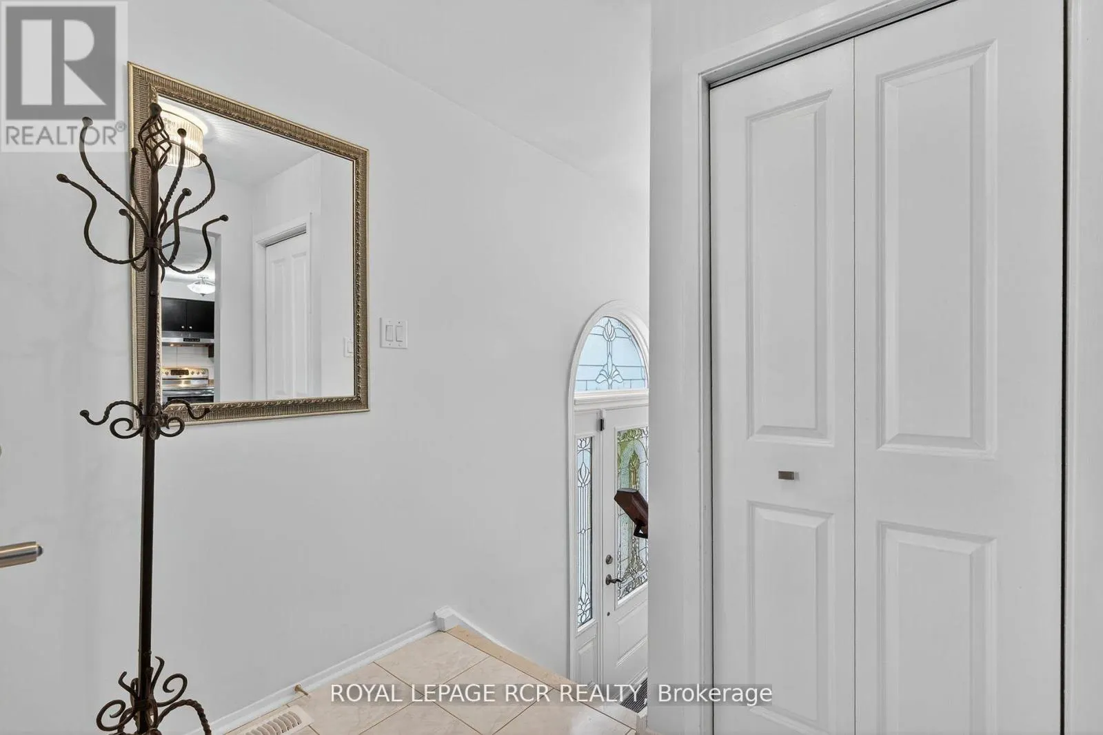 19 NAVAHO DRIVE