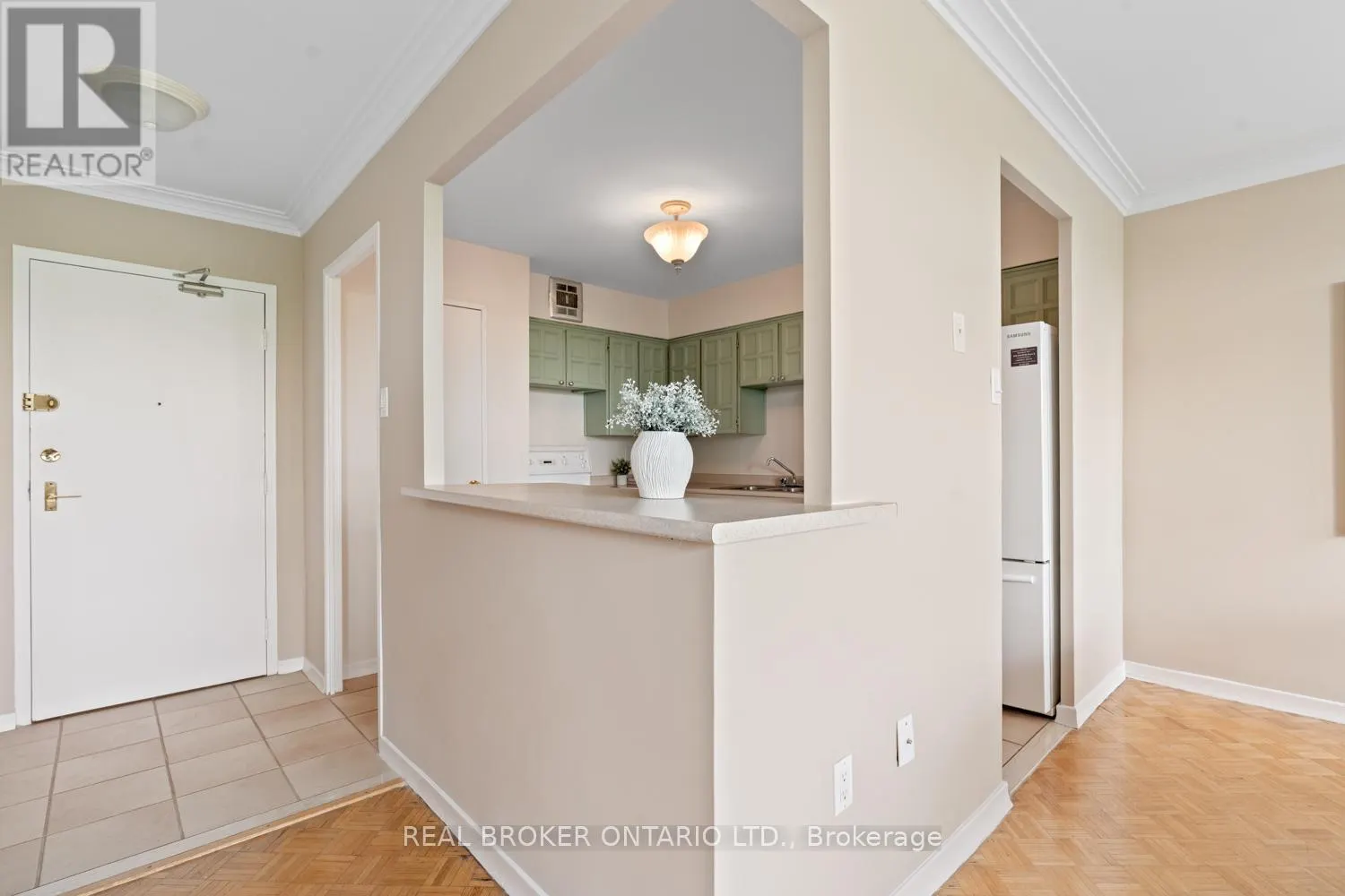 605 - 3555 BATHURST STREET