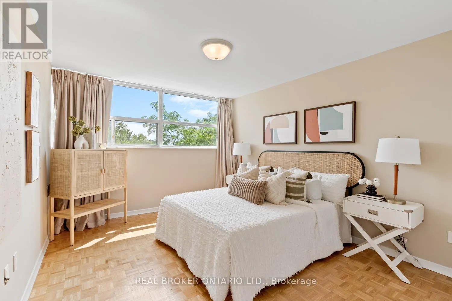 605 - 3555 BATHURST STREET