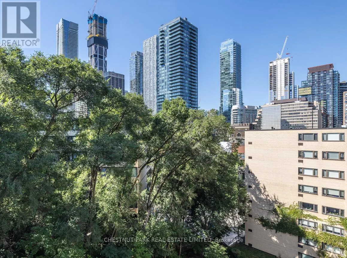 810 - 120 ROSEDALE VALLEY ROAD S