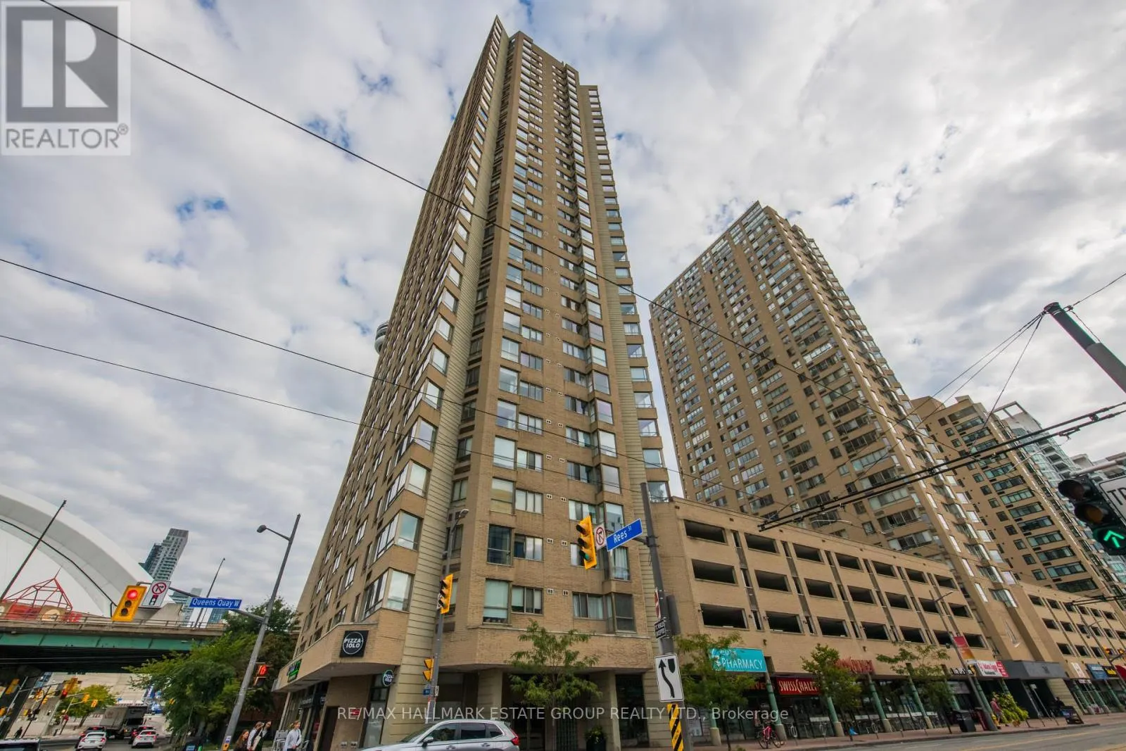 1102 - 270 QUEENS QUAY W